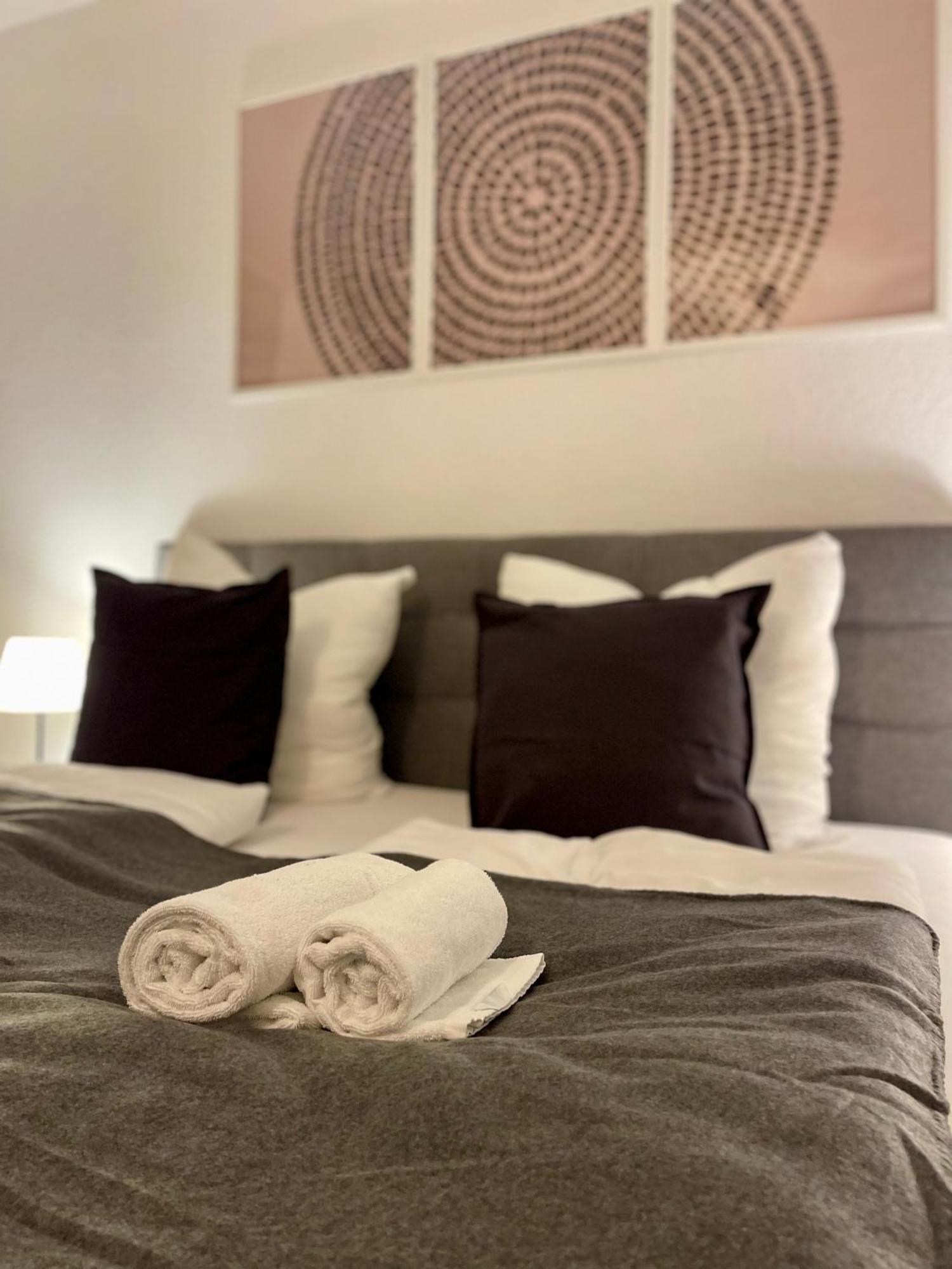 קאסל Raha Apartments - Ihr Komfortables Zuhause - Garten - Vollausstattung - Balkon - Parkplatz מראה חיצוני תמונה